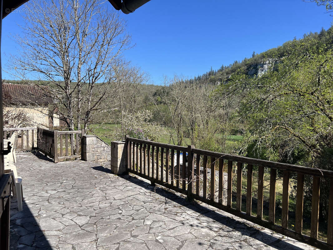 Maison à SAULIAC-SUR-CELE