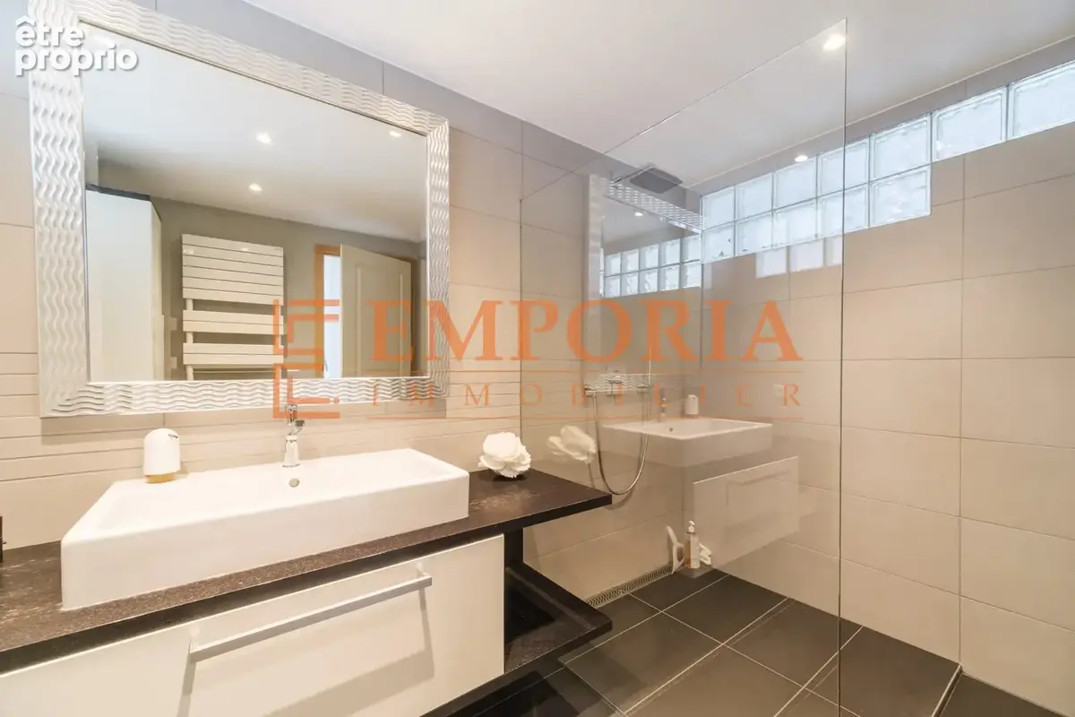 Maison 110 m² à Saint-Louis  - photo 7