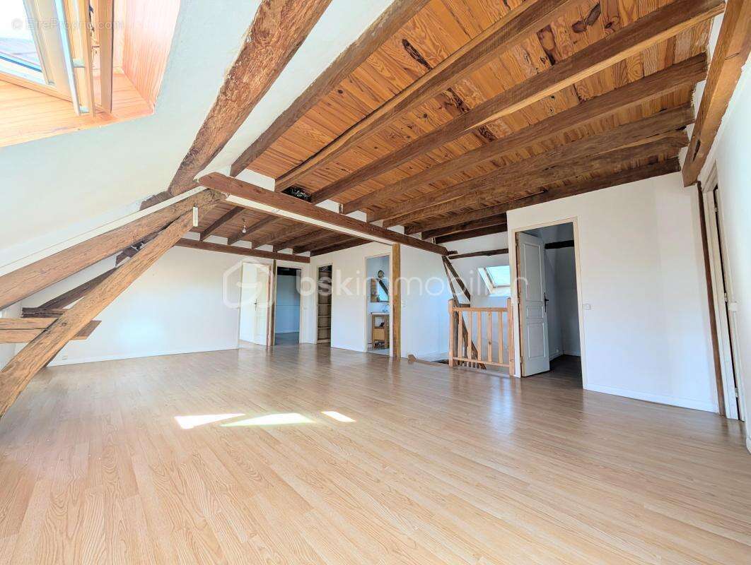 Charme & Authenticité : Magnifique Longère de 184 m² sur 880 m² de terrain - photo 15