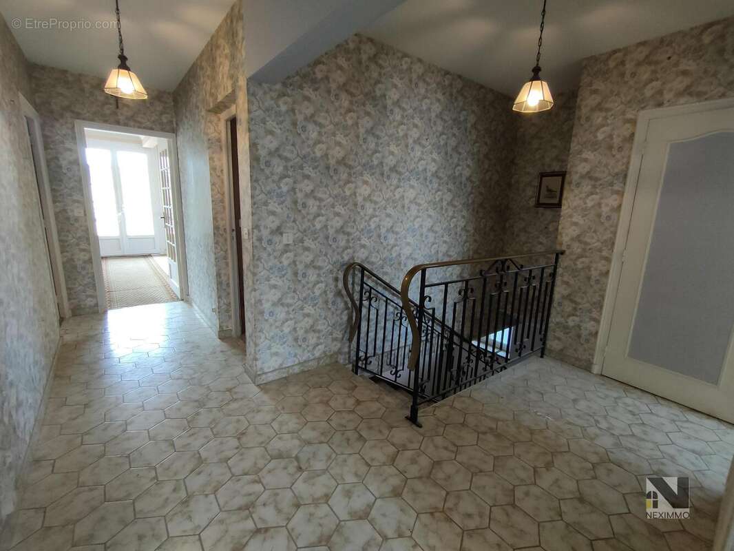 Maison à CHALUS