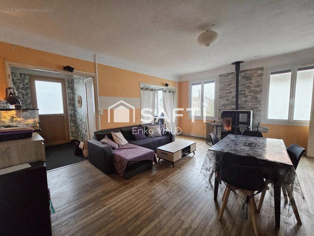 Photo 1 - Maison à SURGERES