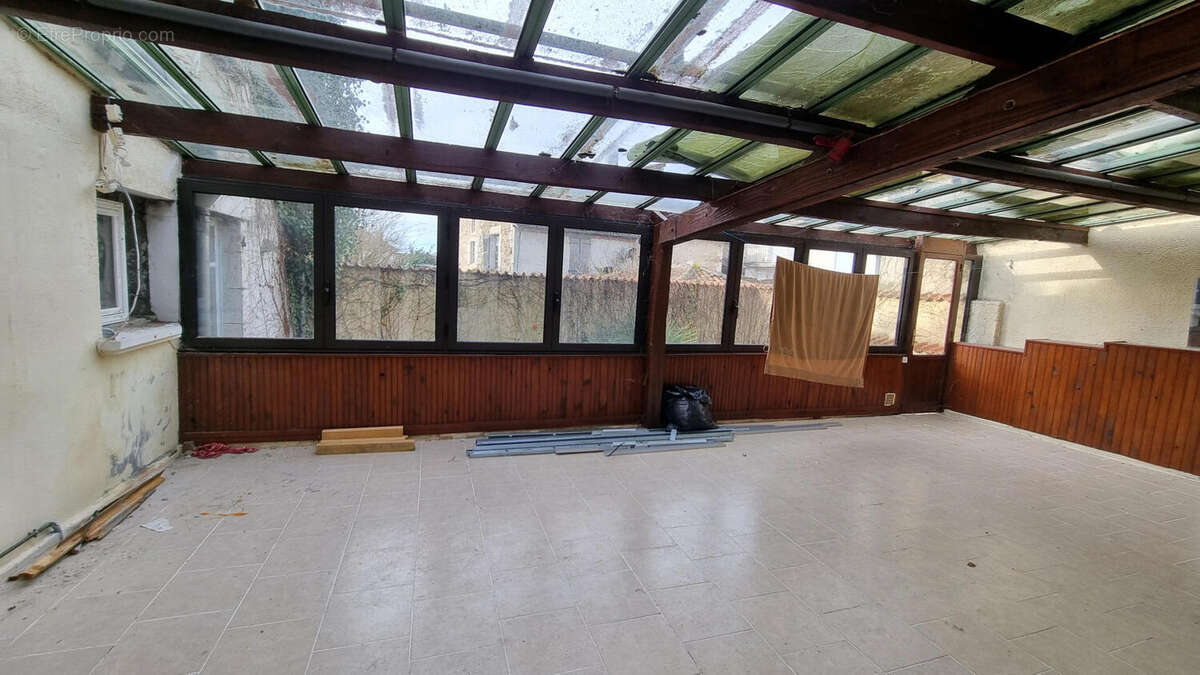 20250212_104545 - Commerce à NONTRON