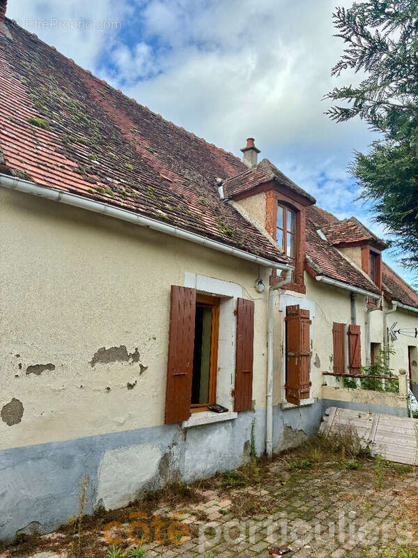 Maison à VALLON-EN-SULLY