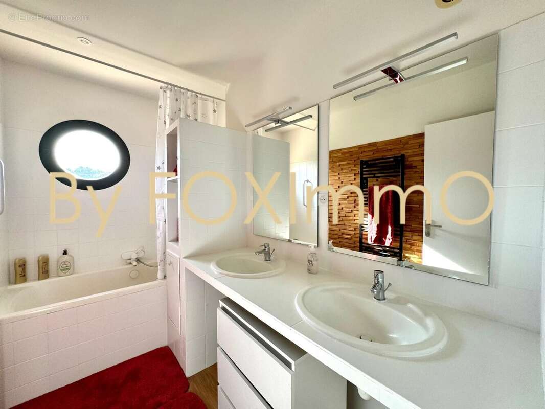 Maison à SAINT-LAURENT-DU-VAR