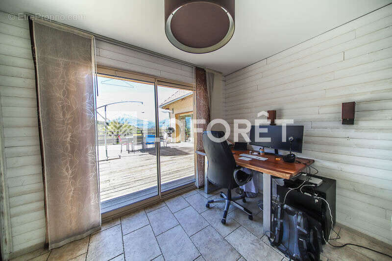 ** maison type 6 + garage et atelier - crots - 6 pièces - photo 14