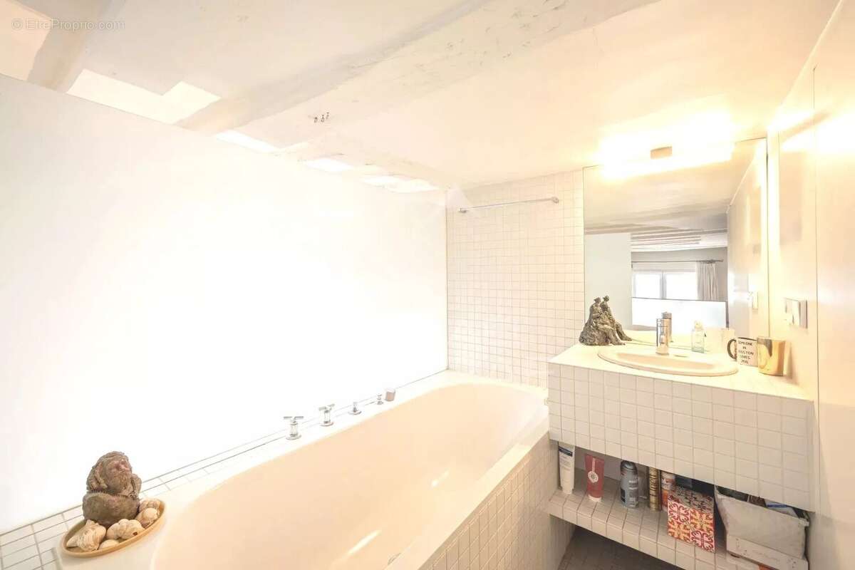 Appartement à PARIS-7E