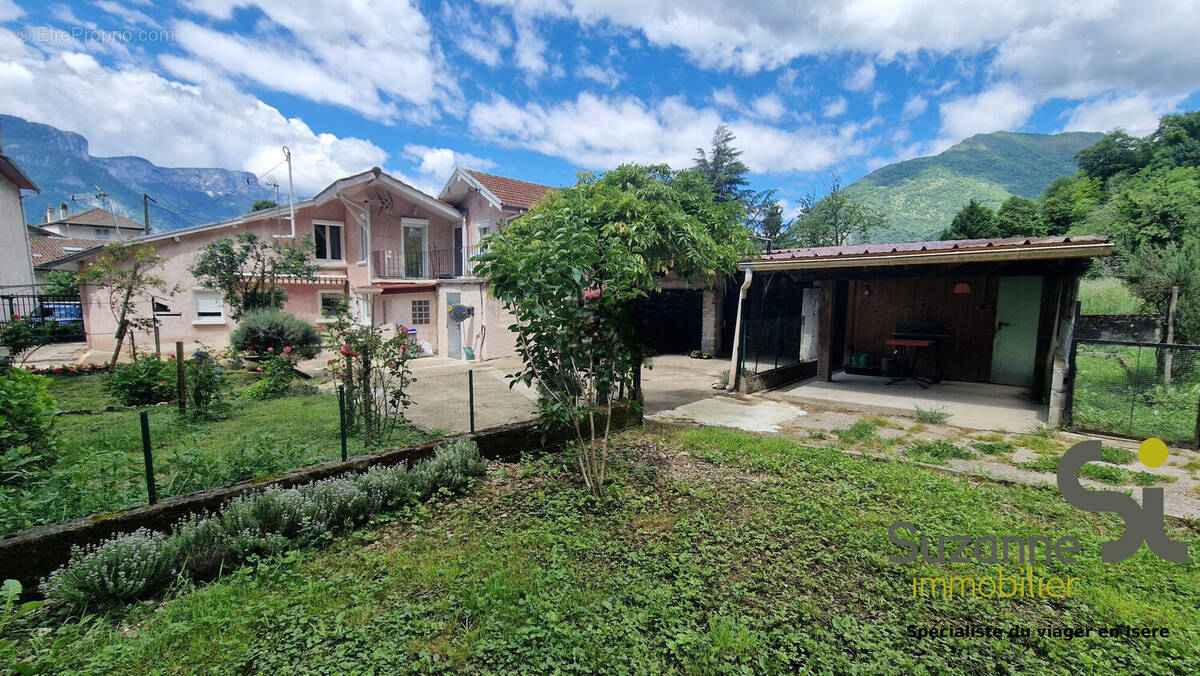 Maison à SAINT-EGREVE