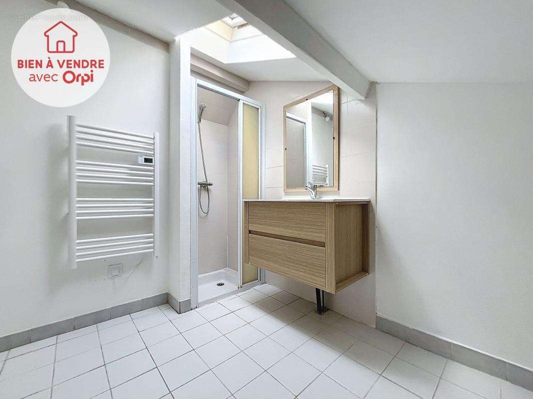 Appartement à JUZIERS