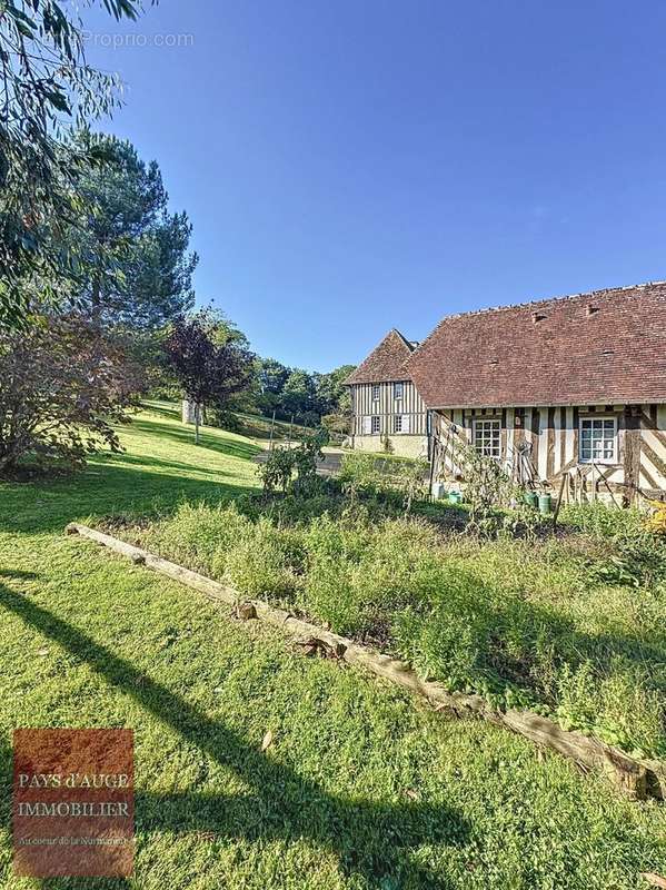 Maison à SAINT-PIERRE-SUR-DIVES