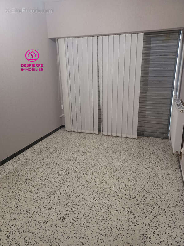 Commerce à ROUSSILLON