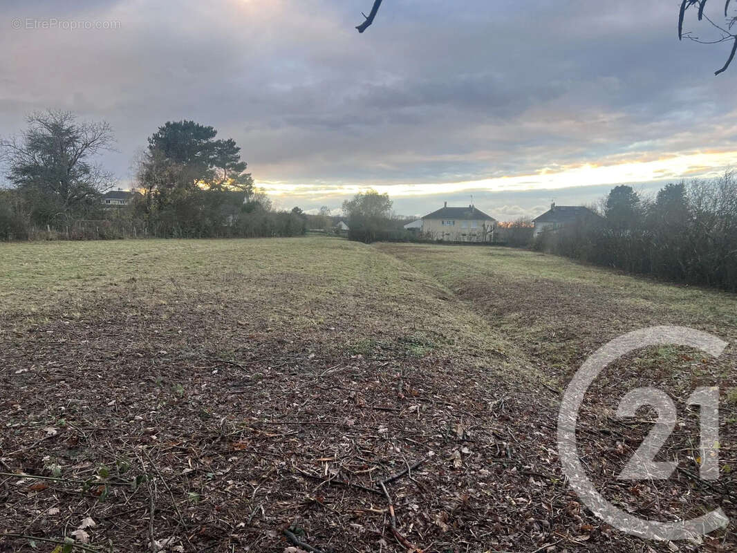 Terrain à GURGY