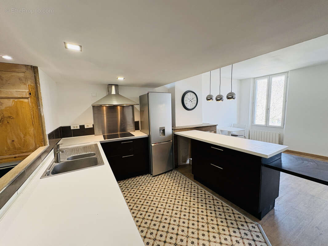 Appartement rénové, en plein centre, très lumineux. - photo 8