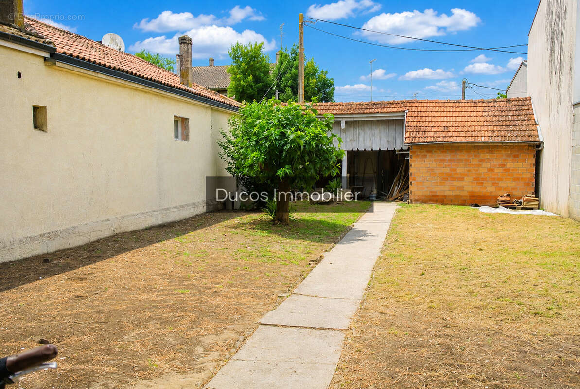 Maison de ville sans travaux à prévoir avec jardin et garage - photo 3