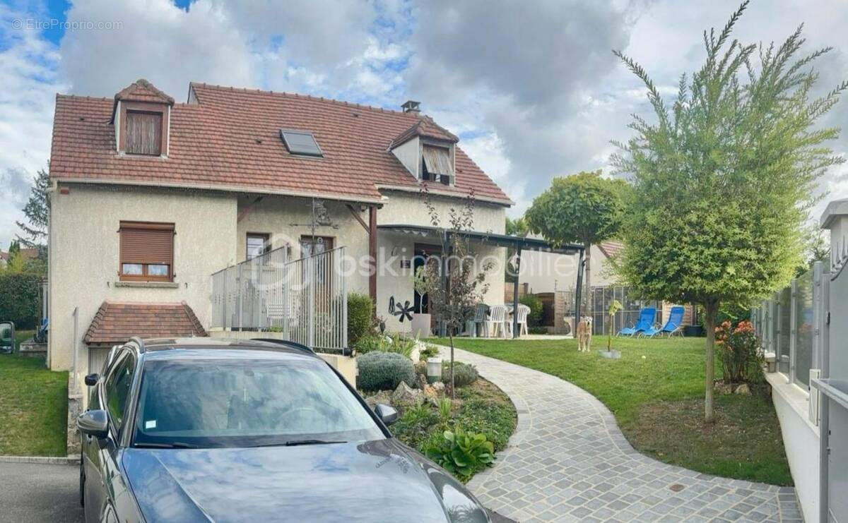 Maison à SAINTRY-SUR-SEINE