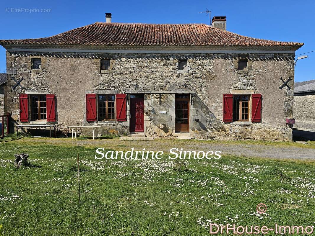 Maison à MAUPREVOIR