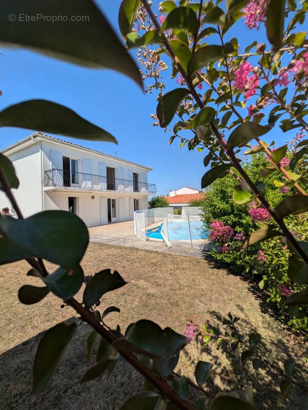 Maison à SAINTES