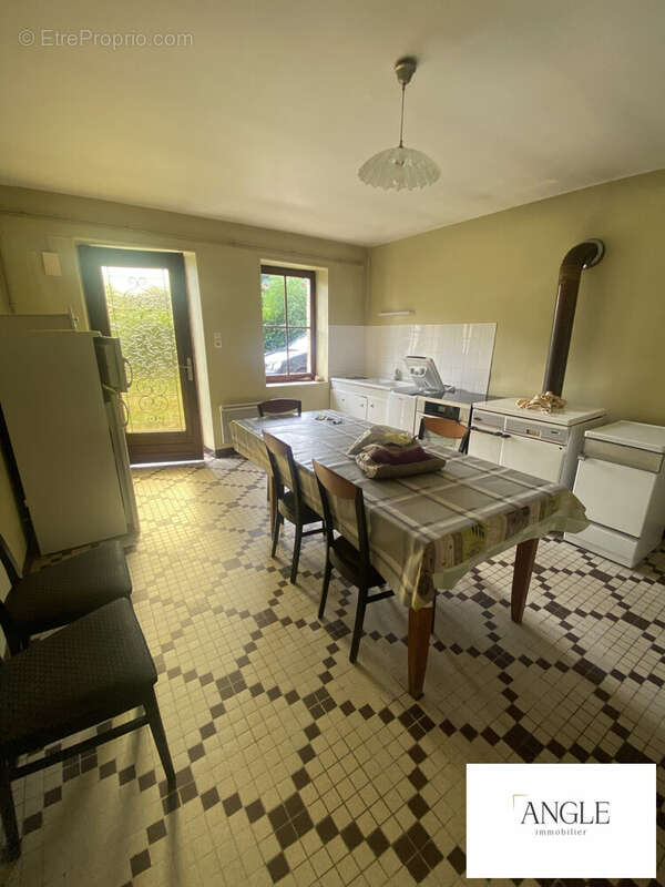 Maison à AILLIERES-BEAUVOIR