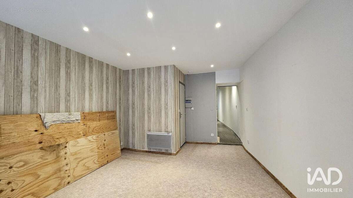 Photo 2 - Commerce à SAUZE-VAUSSAIS