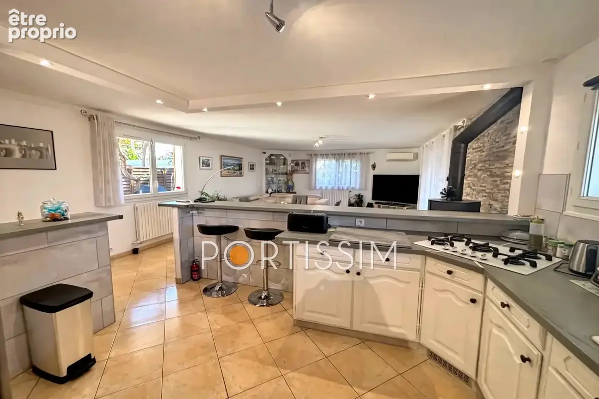 Maison 4 pièces 137 m² à vendre à Saint-Laurent-Du-Var (06700) - photo 4