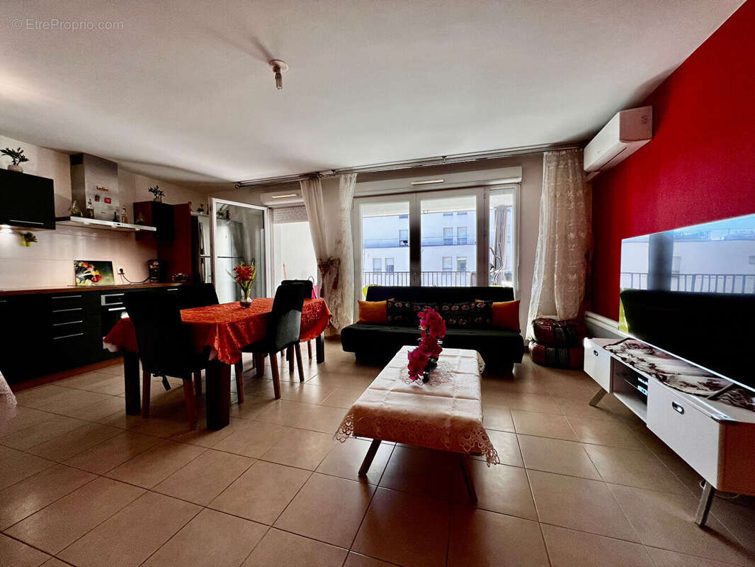 Appartement à MARSEILLE-3E