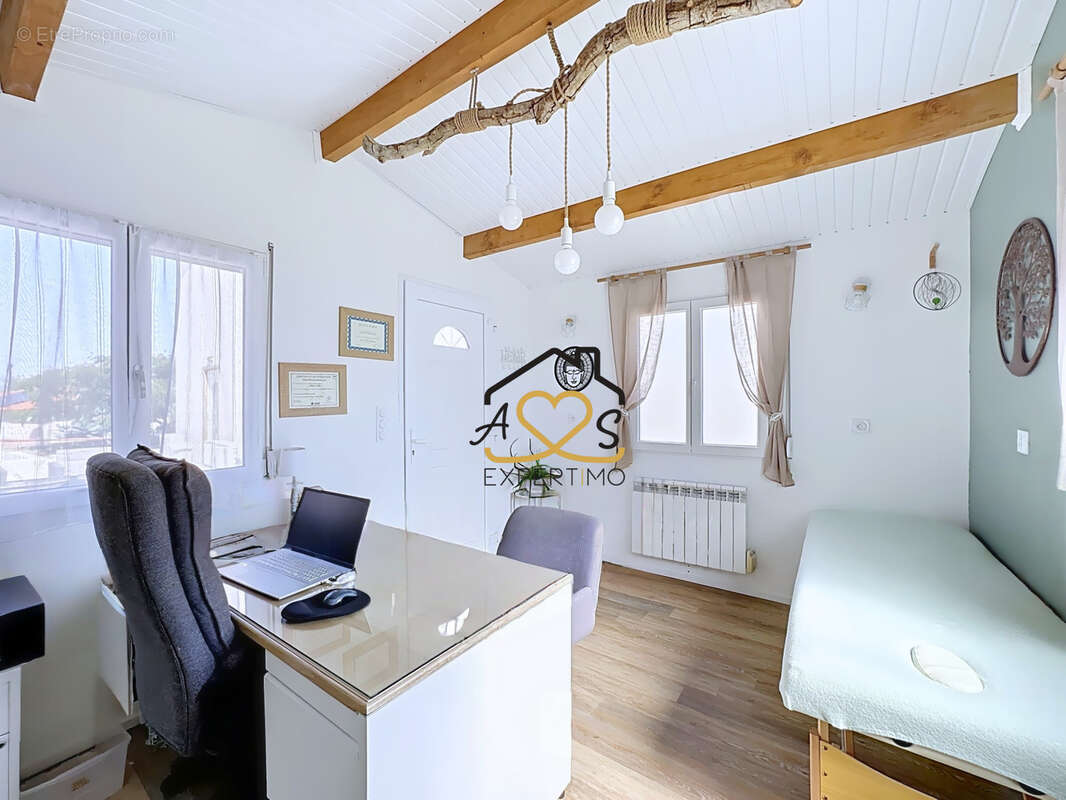 Maison familiale avec annexes - reignat 63160 - photo 7