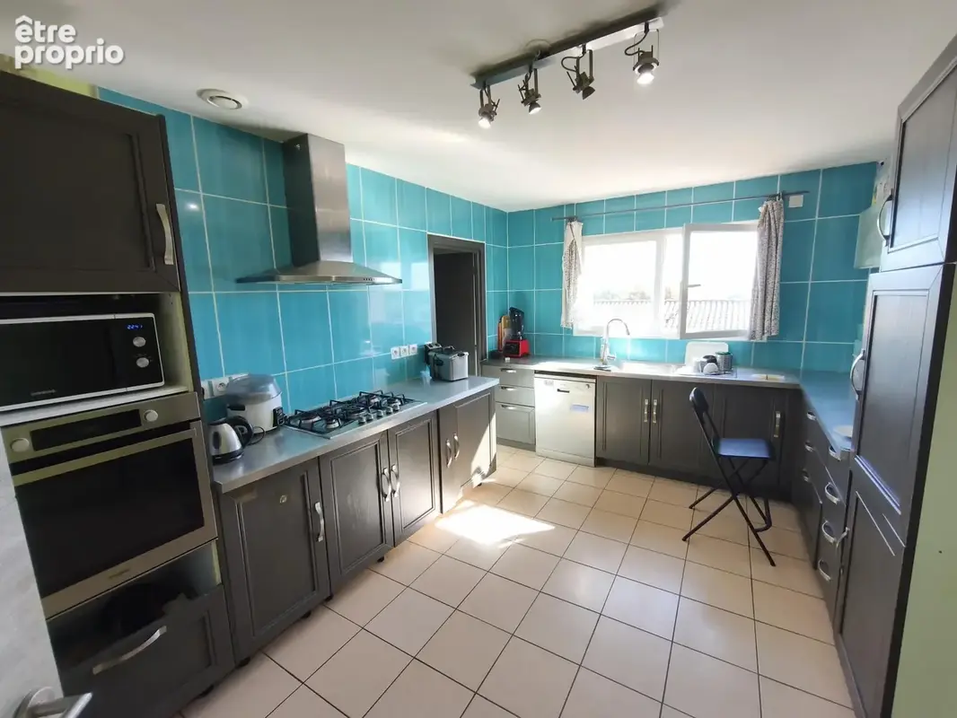 Maison T5 de 124 m2 avec garage et jardin clôturé - photo 6