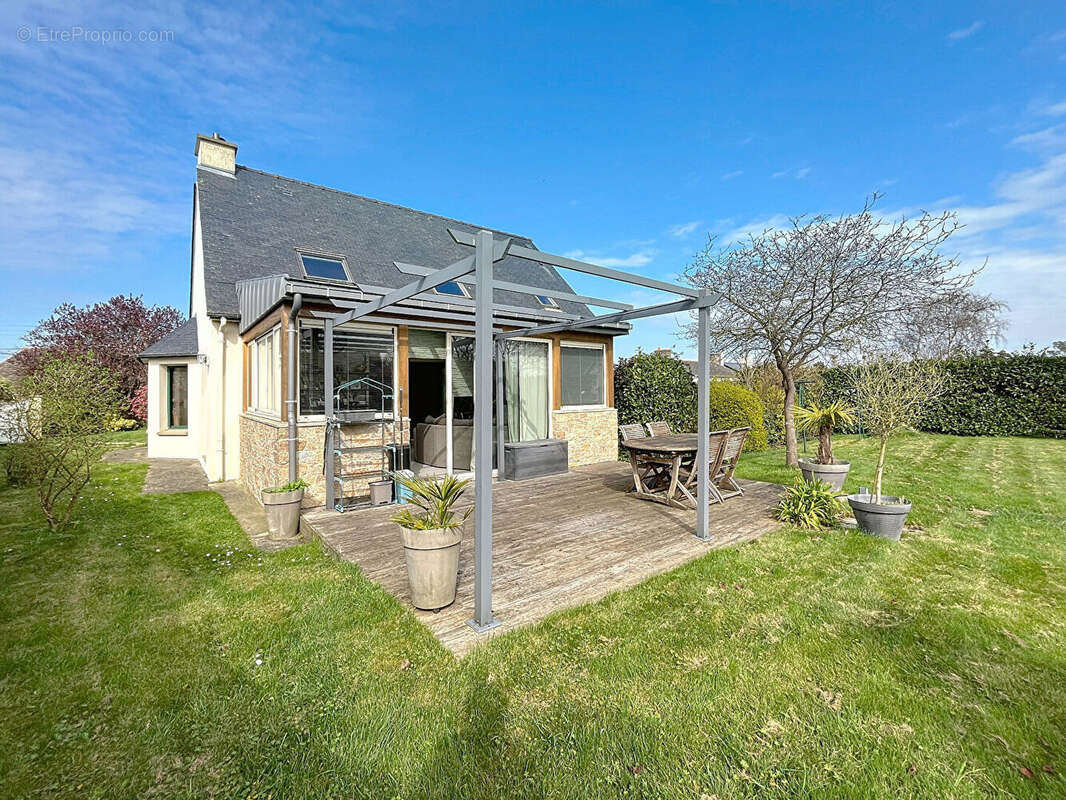 Maison à SAINT-MELOIR-DES-ONDES