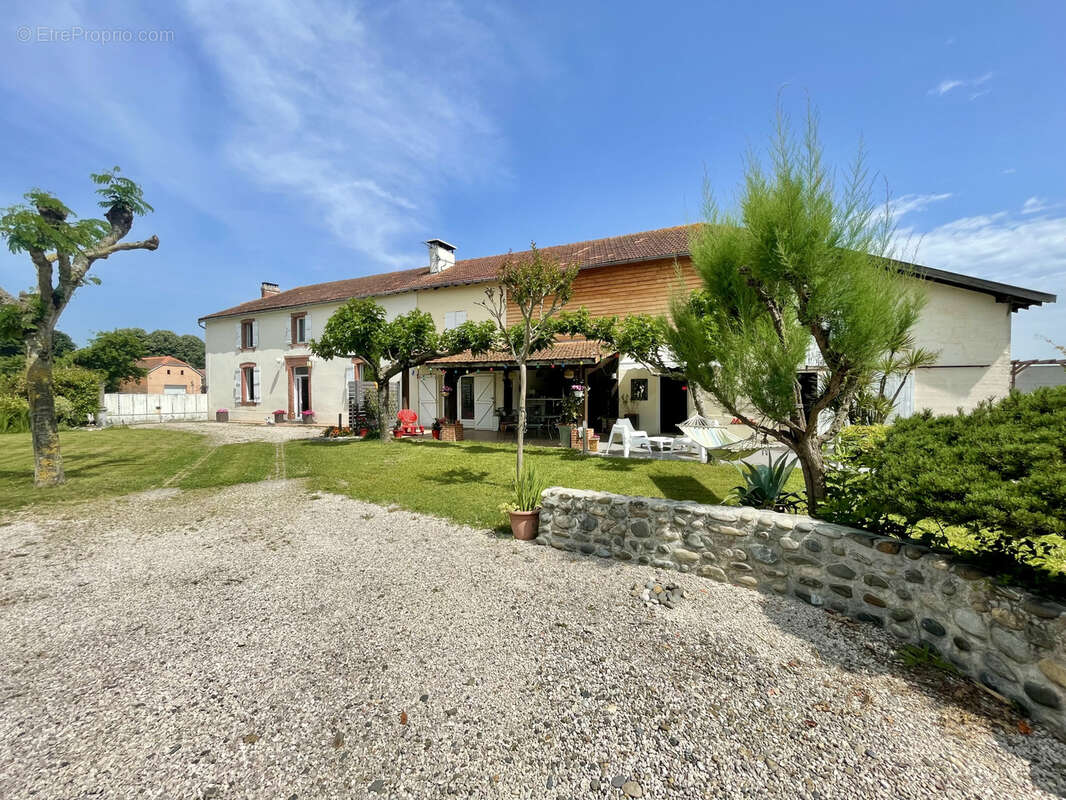 Maison à VIC-EN-BIGORRE