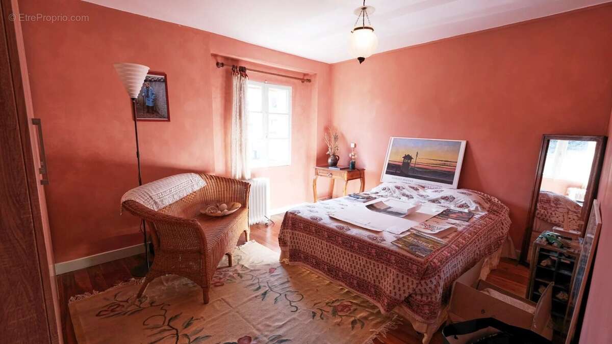 Maison à ROUSSILLON-EN-MORVAN