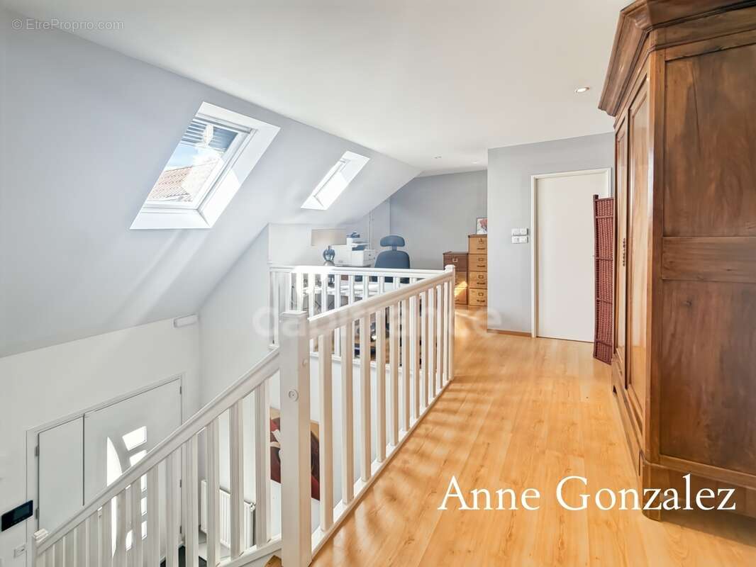 Saint Jean le Blanc, à 5 minutes d'Orleans dans un secteur privilégié etcherché à vendre grande maison familiale de 235 m2, 5 ch - photo 13