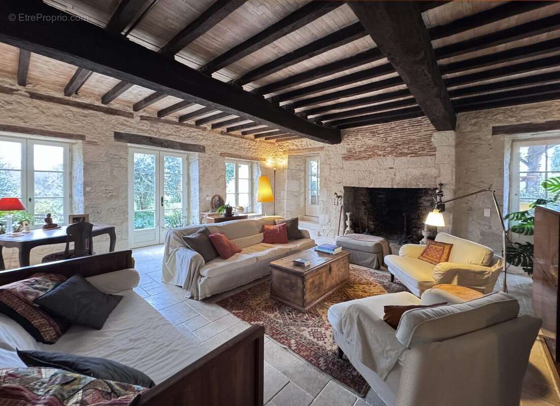 Maison à LA ROMIEU