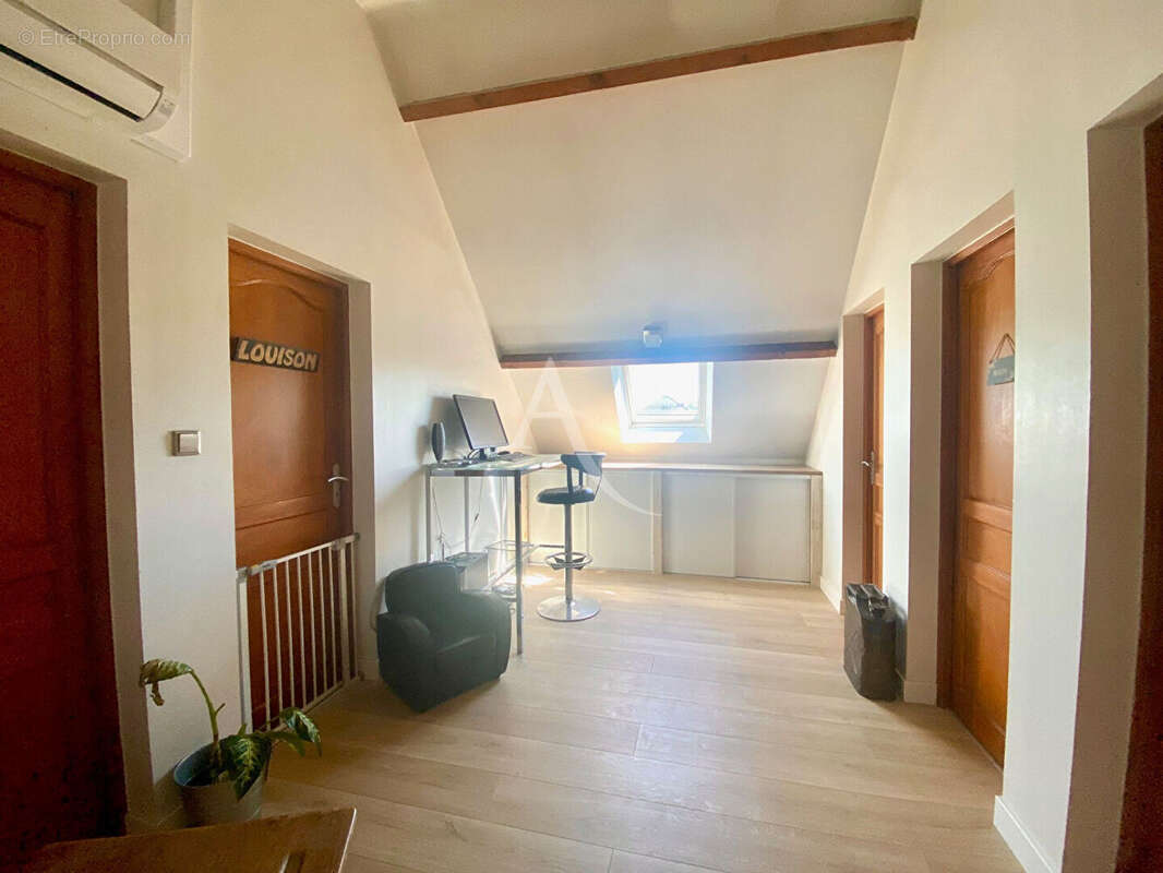 Maison à LA CHAPELLE-SAINT-MESMIN