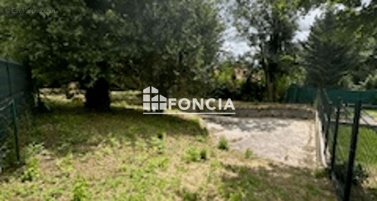 Terrain à SOISY-SUR-SEINE