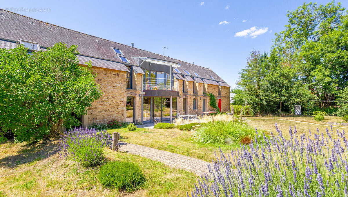 Maison à RIEC-SUR-BELON