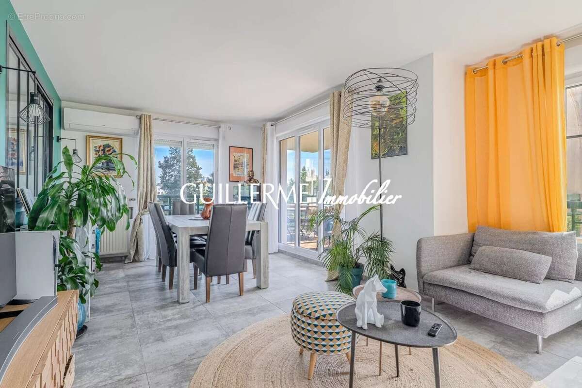 Appartement à TASSIN-LA-DEMI-LUNE