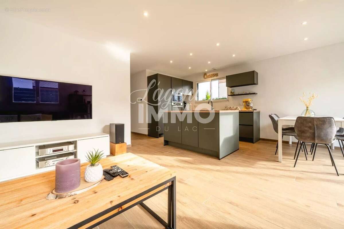 Appartement à SAINT-JORIOZ