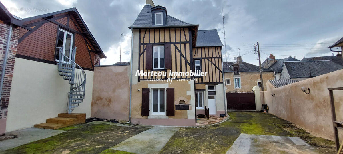 Appartement à CHATEAU-DU-LOIR