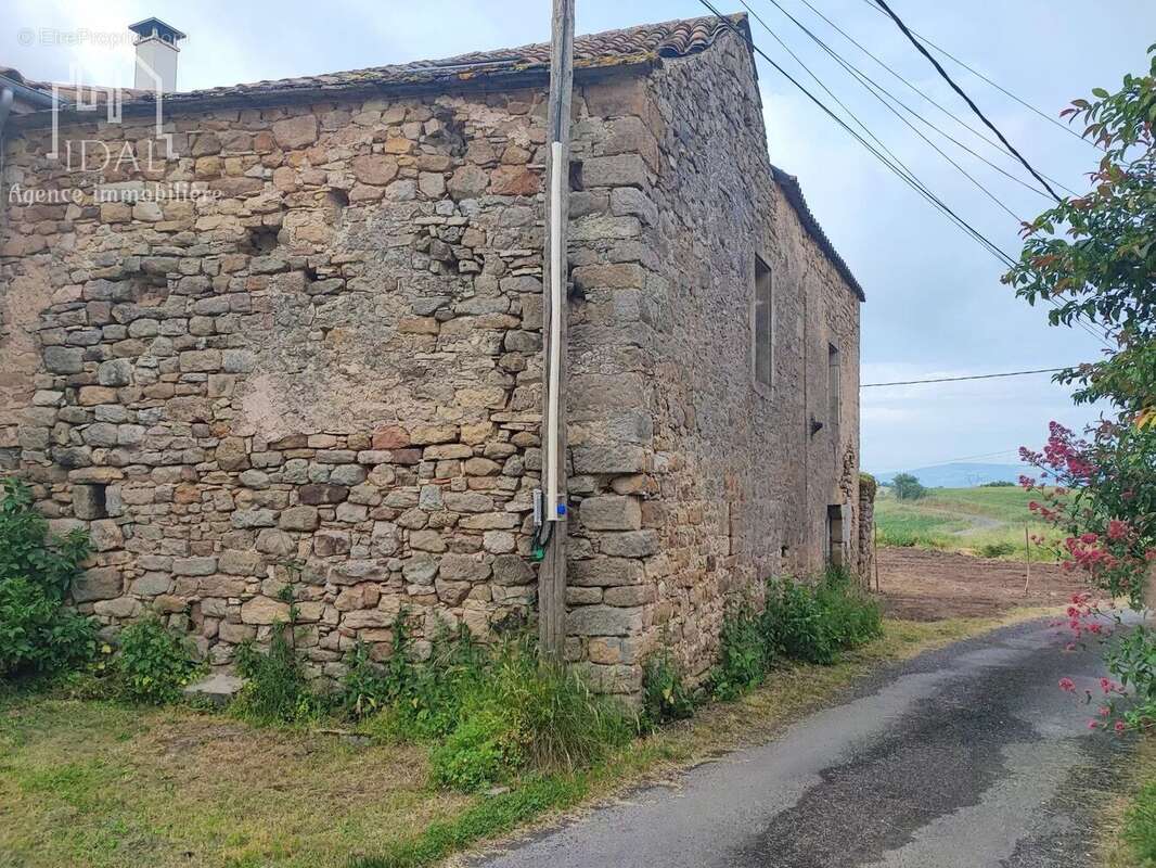 Maison à LES COSTES-GOZON