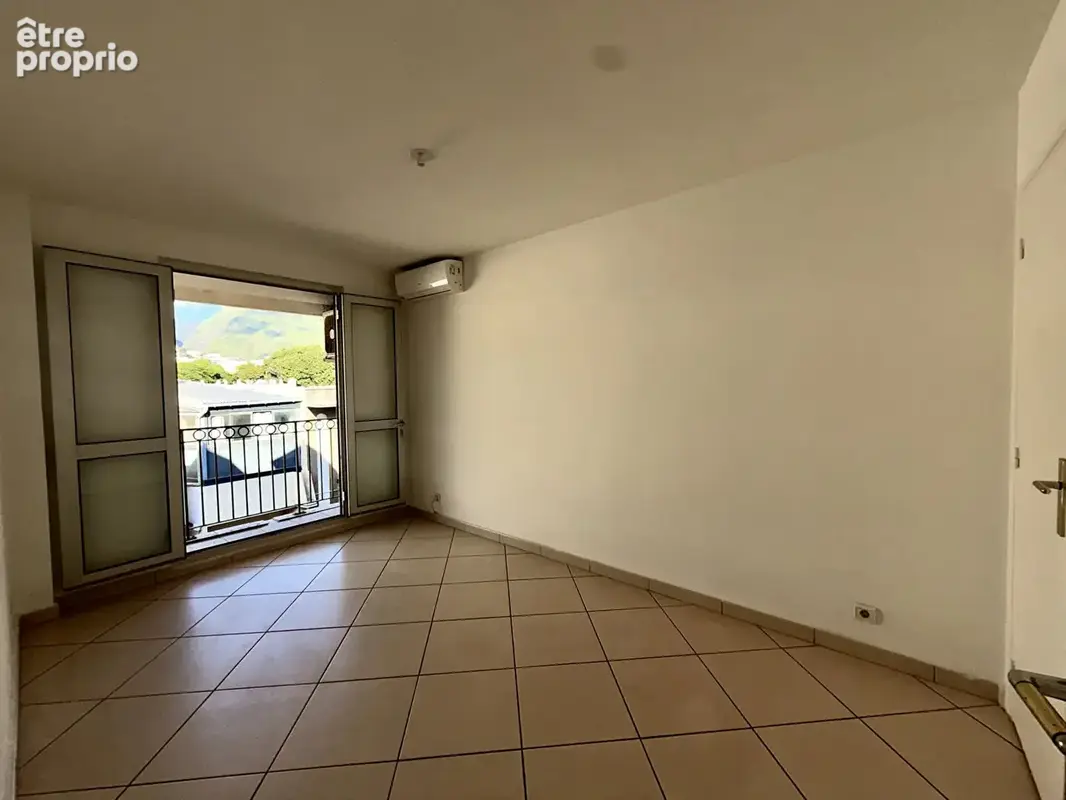 Au coeur du Carré d'Or  -  Spacieux duplex de 102 m². - photo 4