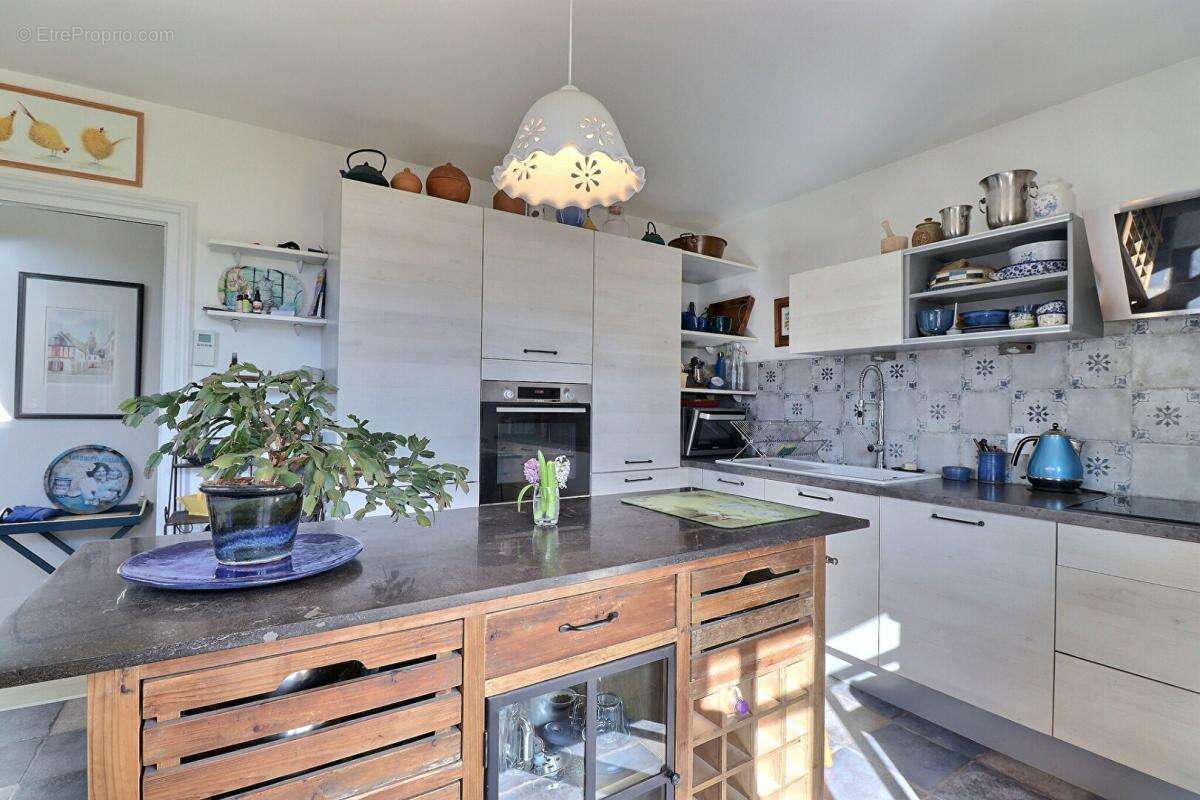Maison d'architecte 8P 252 m² VALGELON-LA ROCHETTE (73110) - photo 7