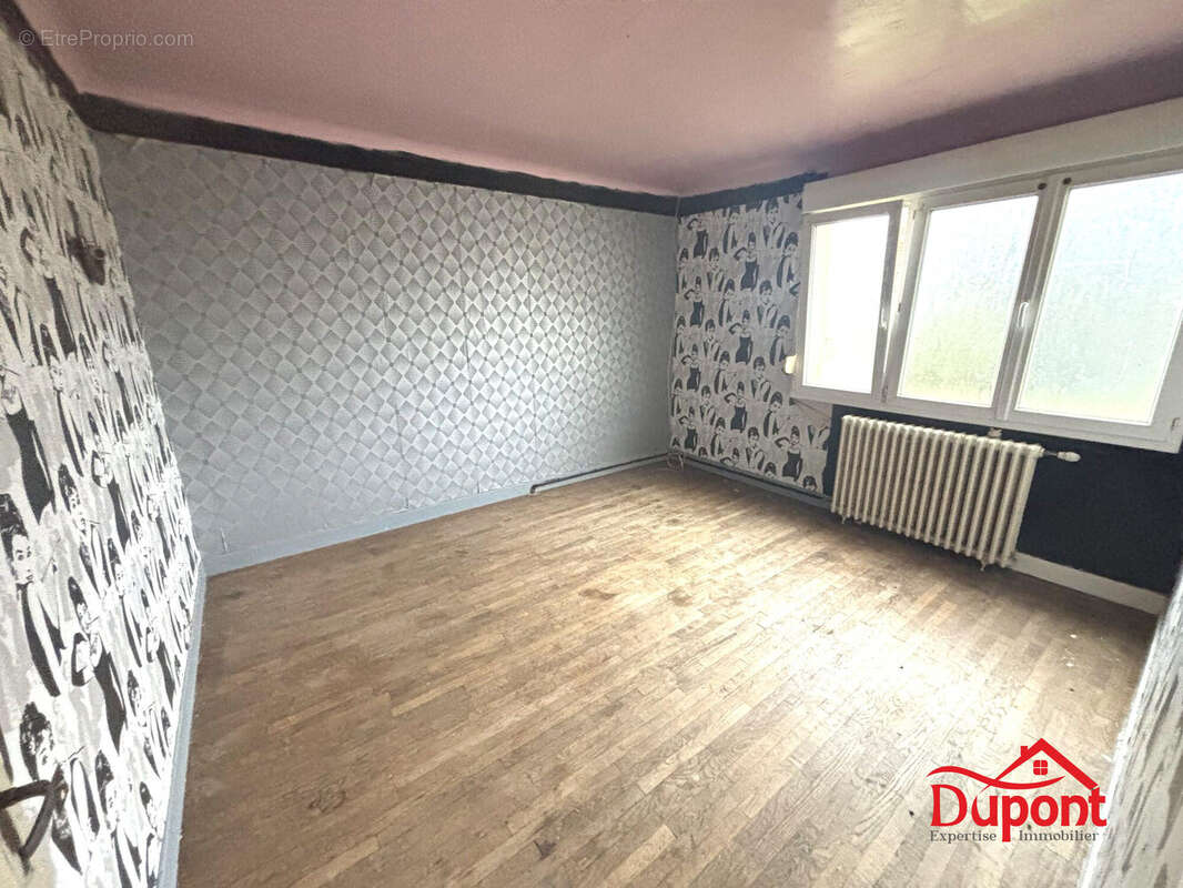 Maison à MAUBERT-FONTAINE