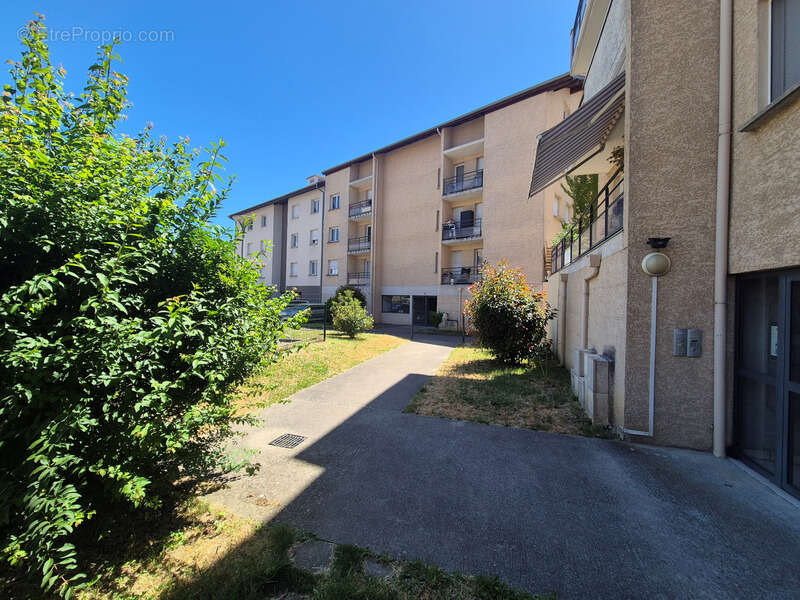 Appartement à SAINT-MARTIN-D'HERES