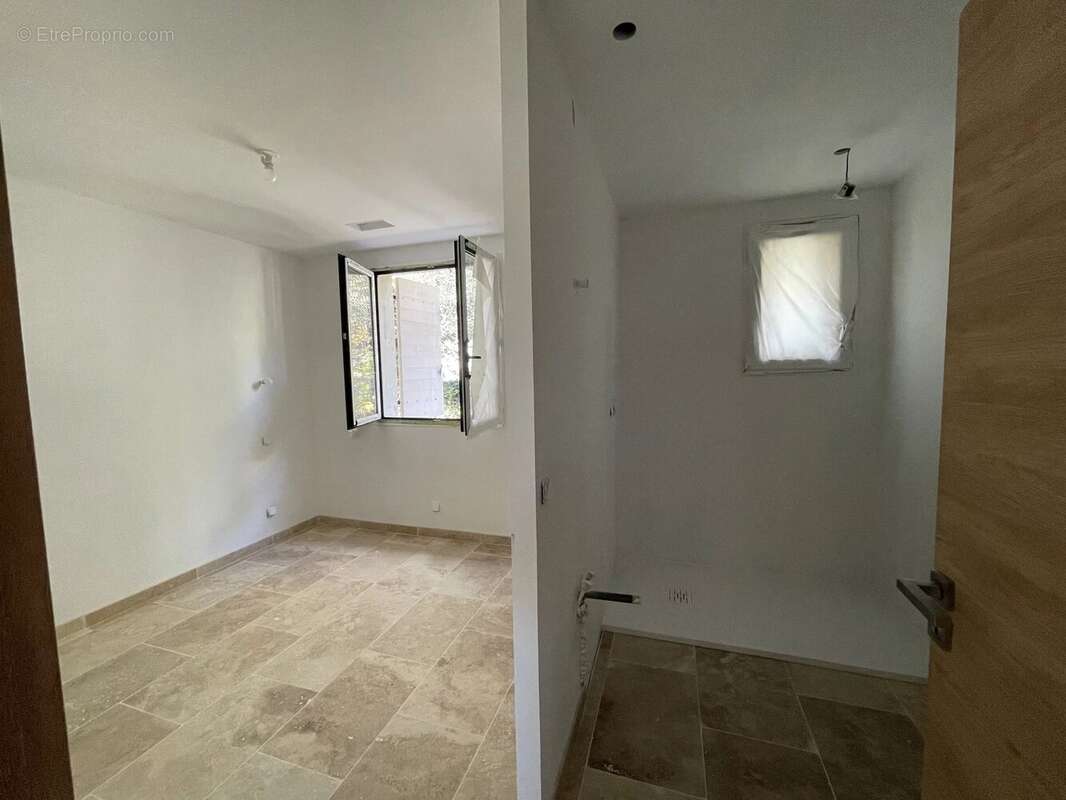 Maison à FIGANIERES