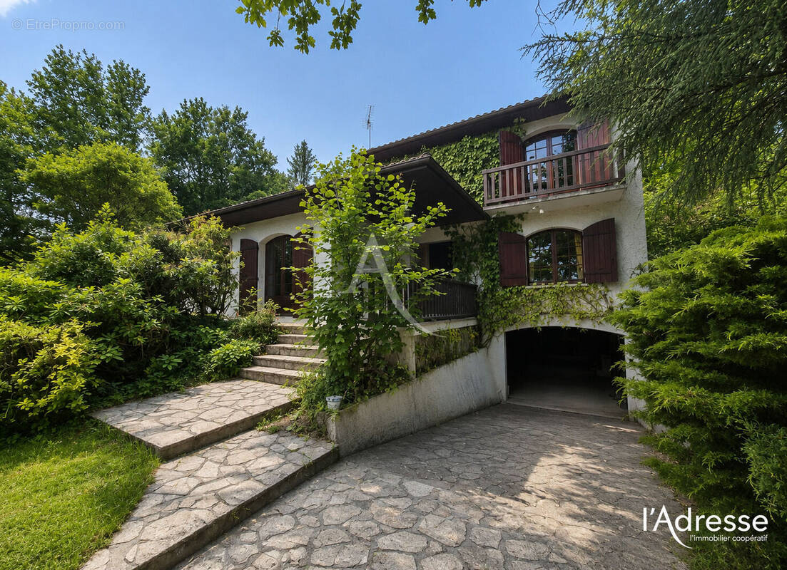 Maison à LEOGNAN