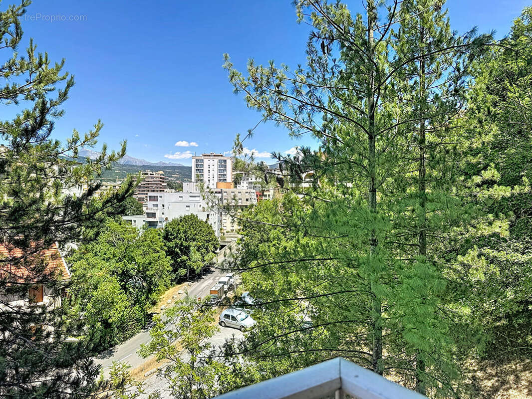 GAP - Appartement T2 avec terrasse, vue panoramique sur les montagnes et ascenseur ! - photo 9