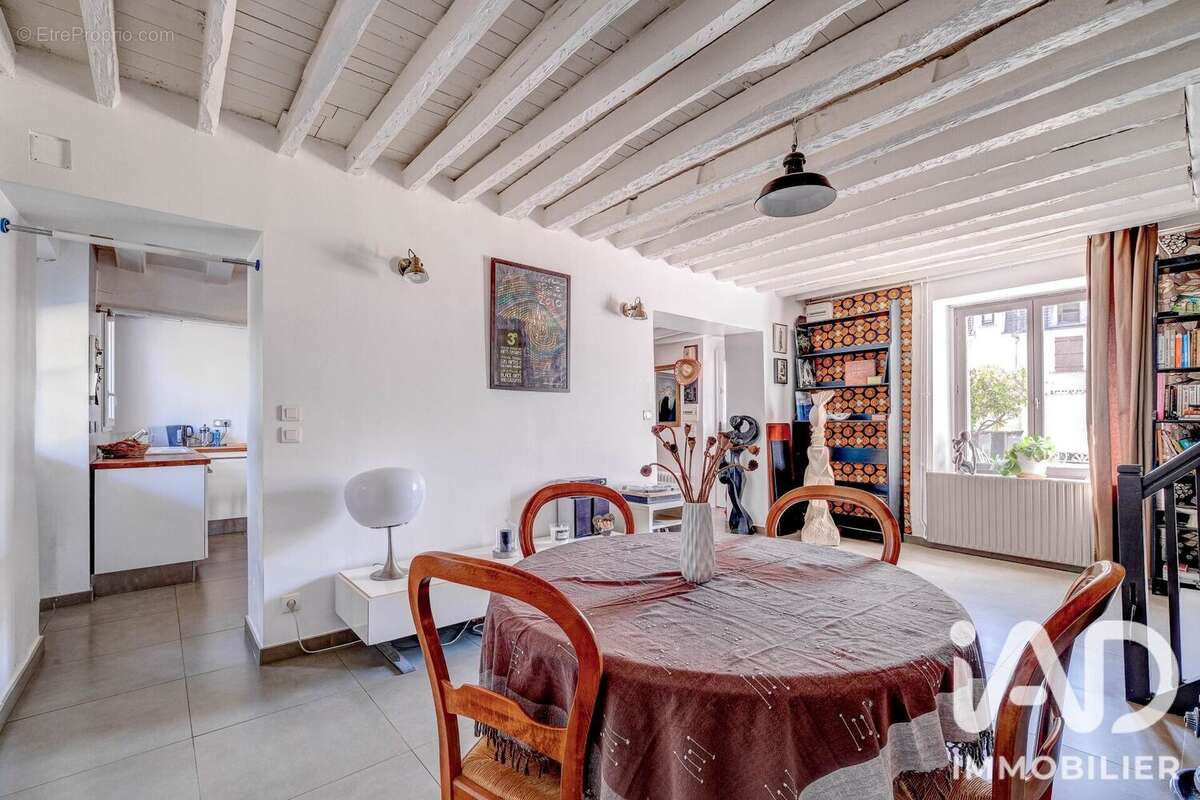 Maison 150 m² à Montceaux-Les-Meaux  - photo 9