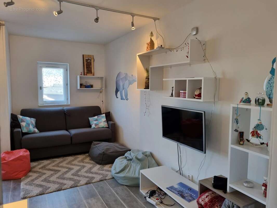 Appartement à MORILLON