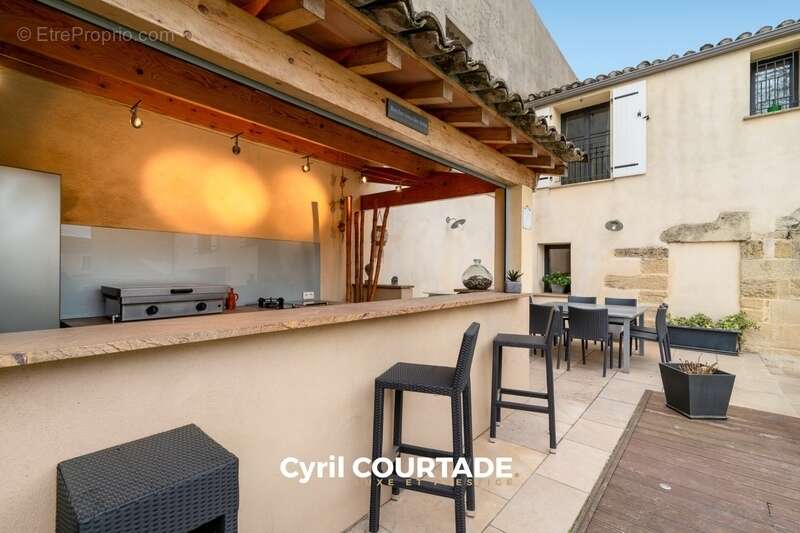 Beauvoisin, Dpt Gard (30), Maison en pierre de 236m² avec dépendance et piscine - Jardin de 247m² - photo 5