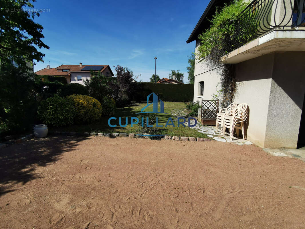 Maison à MABLY