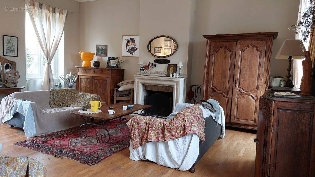 Maison à CIVRY-LA-FORET